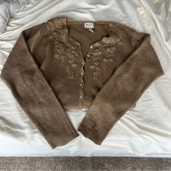 Detailed sweater - Picture 2 of 2